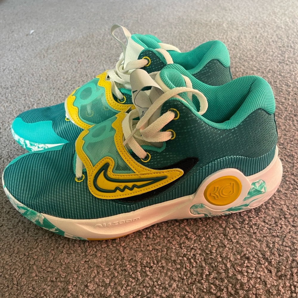 Mens KD nike basketball shoes size 10.5